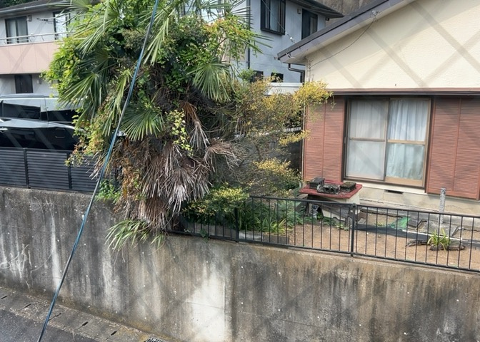 眺望を気にして物件を探す場合、前面に建物が建っていないか現地で確認しましょう！前面に建物があると景色はもちろん、日当たりや風通しにも影響が出てきます。住んだ時のことを想像しながら現地見学をしましょう。