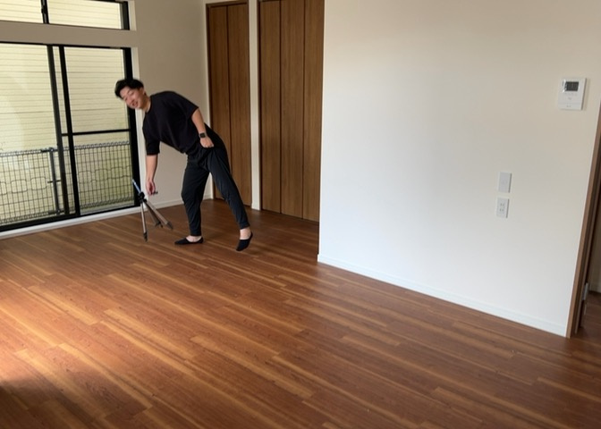 直線タイプはLとDKを一直線に並べた形で対面キッチンのタイプです。一般的なのでよく見かけるかもしれません。直線タイプに似た直接アイランドタイプは、キッチンとダイニングの間に壁がない分広く感じられます。