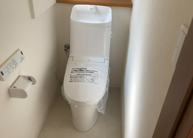 トイレは大きさや形、機能、抗菌性などが異なる多種多彩なタイプが各メーカーから出ています。それぞれに良さがあるため、事前にどういったタイプのトイレがいいのかをご家庭内で決めて、内見に行くといいでしょう。