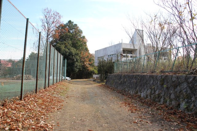 敷地内3号道路