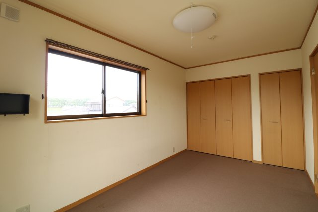 2階西部屋！収納もたっぷりあります！