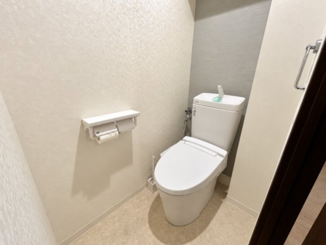 【トイレ】　ウォシュレット付きトイレも数年前に新調しております♪