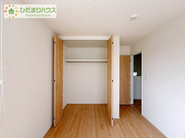 ハンガーパイプ付でお洋服の出し入れもラクラク