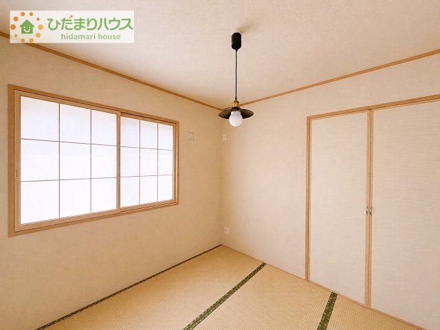 リビング隣接の4.5帖和室は急な来客にも対応可能です。