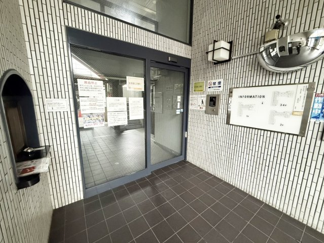 オートロック付きです。