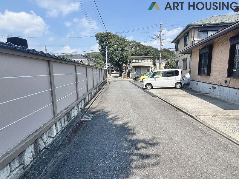 前面道路含む現地写真です
