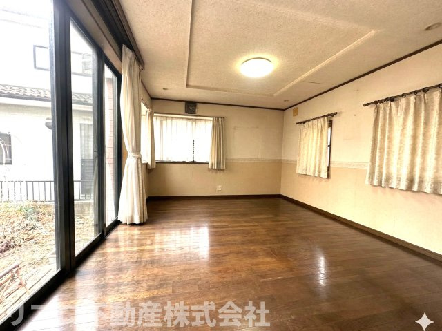 南・東・西三面採光のため明るい室内です！リフォームもご相談ください♪※CG加工により残置物を撤去したイメージ画像です。