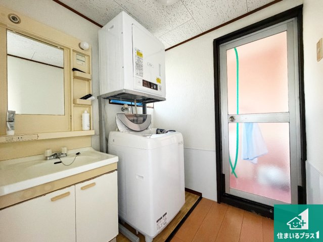 掃除のしやすい洗面台で毎日清潔！　