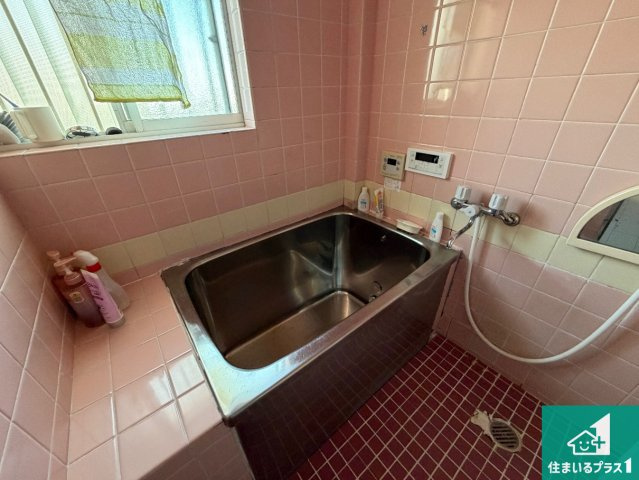 足をゆったり伸ばして寛げる浴槽！　