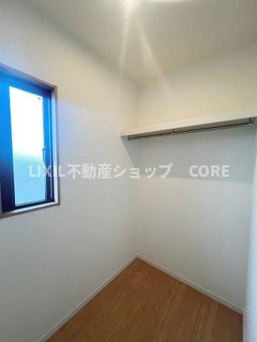 たっぷりと荷物が入るよう、ウォークインクローゼットを完備いたしました。