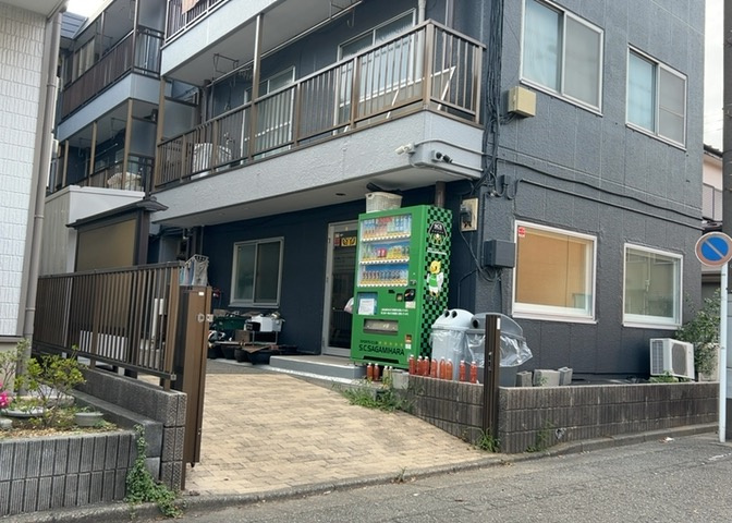マンションの駐輪場は、事前に空きがあるか確認を取ると安心です。せっかく入居したのに駐輪スペースがない！なんてことになったら大変ですよね。そこで、内見時や購入前にはまず事前に確認しておくと良いでしょう。