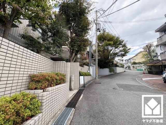 安心・安全な暮らしをサポートするオートロックシステムを備えています。