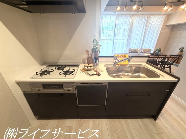 システムキッチン／ビルトイン食洗機、3口ガスコンロの機能的なカウンターキッチン！