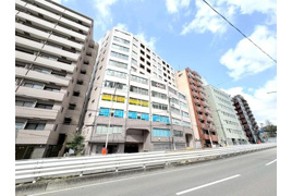 横浜ウェイサイドマンションの外観