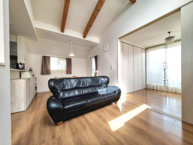 LDK約15帖以上あります。