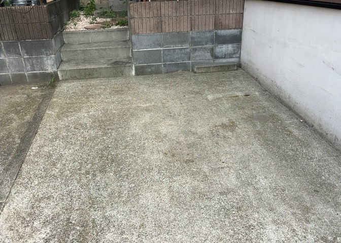 駐車場と明記されていても、最小スペースでつくられた駐車場だと大型車は駐車できなかったり、出入りしにくくなったりする可能性があります。お車のサイズと購入したい物件の駐車場のサイズを現地で確認しましょう。