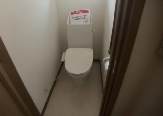 トイレは大きさや形、機能、抗菌性などが異なる多種多彩なタイプが各メーカーから出ています。それぞれに良さがあるため、事前にどういったタイプのトイレがいいのかをご家庭内で決めて、内見に行くといいでしょう。