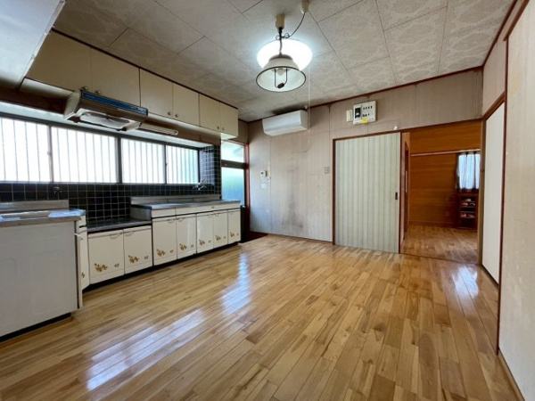 【大明丘1丁目　中古戸建てのキッチン】