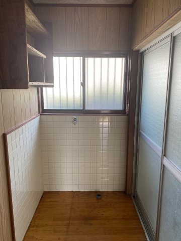 【大明丘1丁目　中古戸建ての洗面】