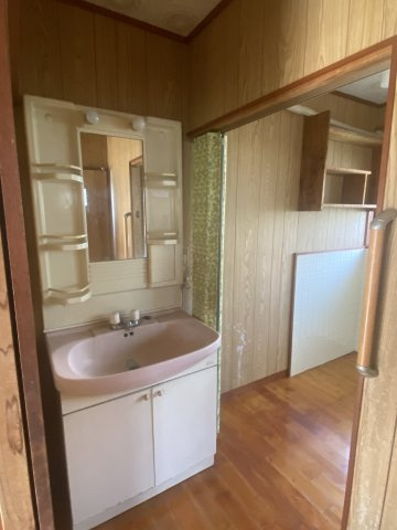 【大明丘1丁目　中古戸建ての洗面】