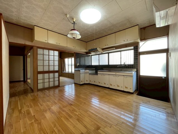 【大明丘1丁目　中古戸建てのキッチン】