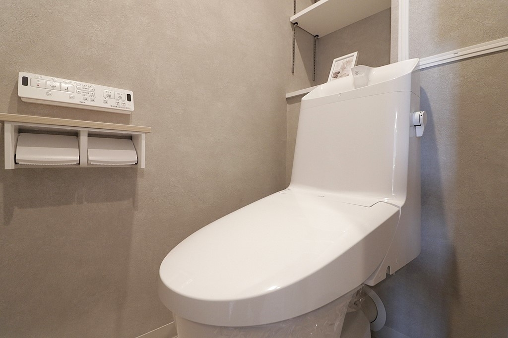 ※写真は同形状・同仕様の施工例です。実際の建具やクロスの色味とは異なる場合があります