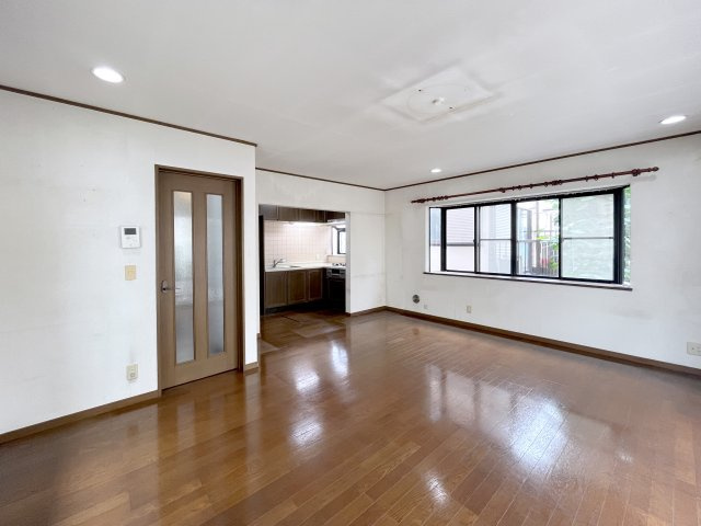 ◇小学校まで徒歩約4分のため、お子様の通学に便利な立地です。