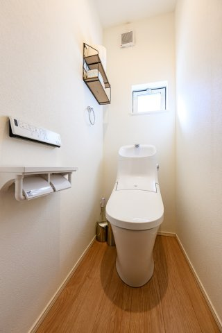 1Fトイレ◎　シンプルで清潔感のあるトイレ◎