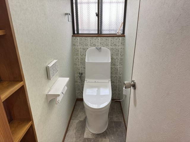 ～暖房温水洗浄機能付きトイレ　冬場は特に嬉しい機能ですね～