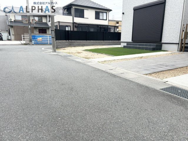 ■南の前面道路は幅員約4ｍ♪交通量が少ない道路です♪