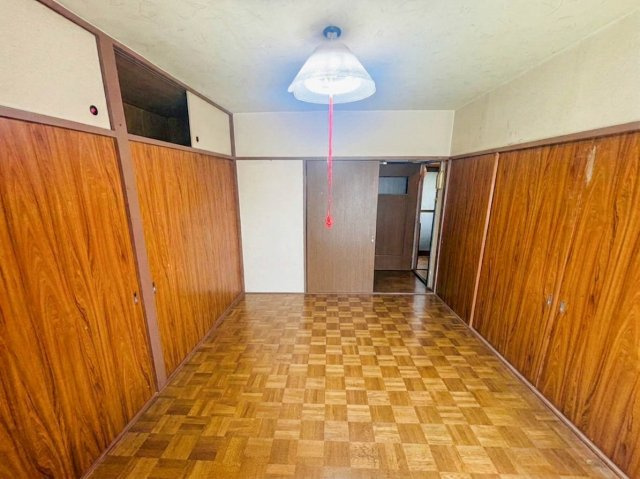 扉を開けて和室と1部屋にすることも可能です♪※CG加工により家具・小物を消去しております。