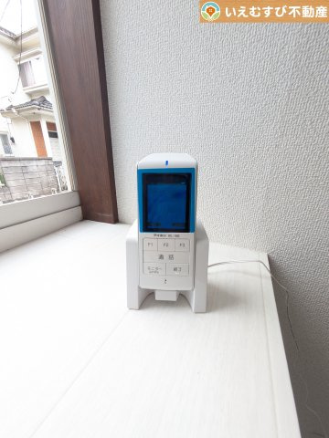 モニター付きインターフォン　誰が来たかわかるモニター付きで来客時はもちろん、お子様のお留守番にも安心の設備！