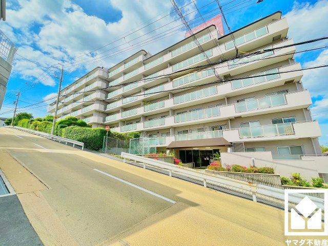 来客用駐車場がございます。ご友人やお客様も訪れやすい環境です。