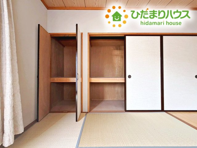 ちょこっとした収納があることで、消耗品のストックをするのにも便利です☆
