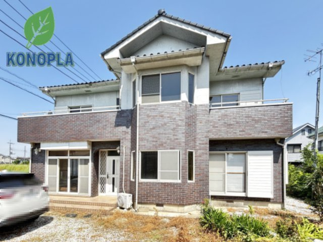 ■外観｜庭付き一戸建てならお子様やペットが走り回っても大丈夫！伸び伸びと遊び、過ごすことができます♪