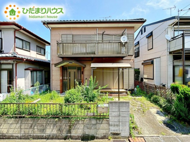 明るい光が差し込む開放感あふれる住まいです。