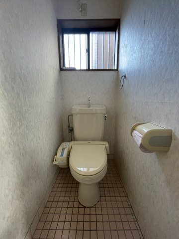 優しい雰囲気のトイレはリラックス空間へ。