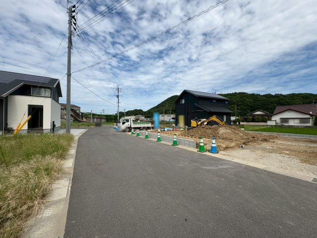 西、幅員6.0ｍ　、不明点はお気軽にご連絡下さい　撮影：9/30　※完成写真準備中