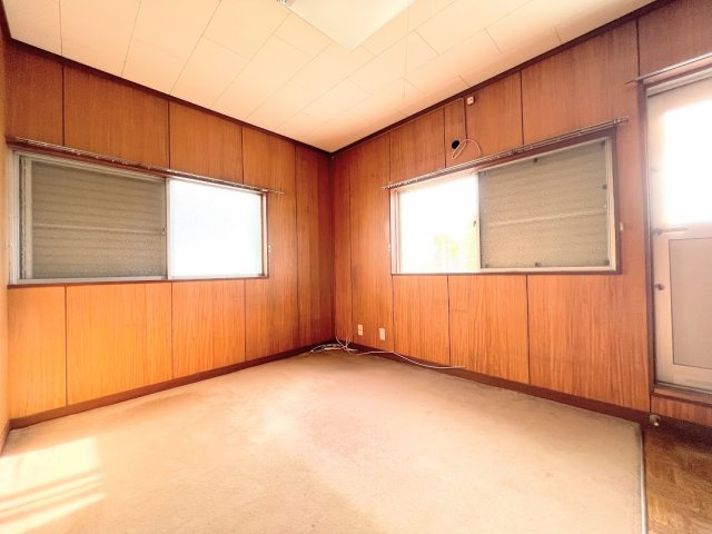 ◆室内はいつも明るい印象なので気持ちの良い朝を迎えられます。各部屋にはクローゼットを完備しており、収納が多いお家はすっきりして快適空間です。