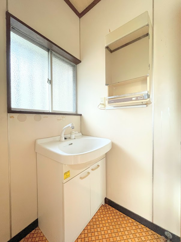 ◆毎日使う場所だから、機能的で使いやすさに配慮したパウダールーム。すっきりと使えるように収納も豊富にご用意しています。