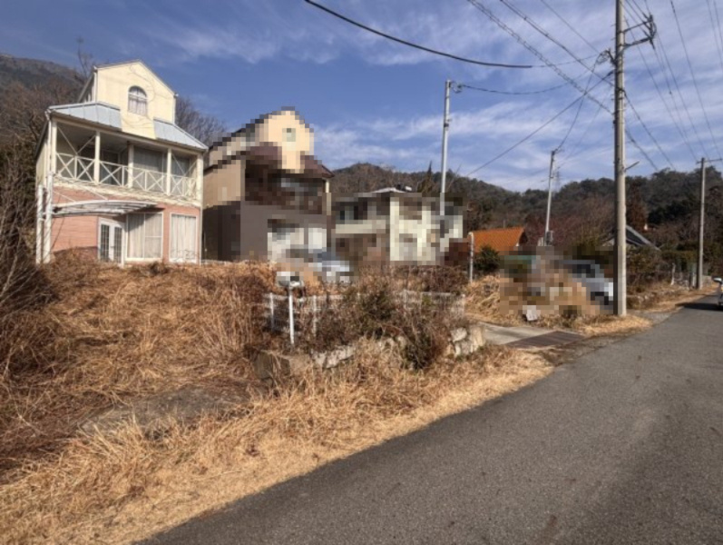 2026年2月撮影、外観から前面道路