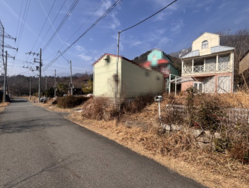 2026年2月撮影、外観から前面道路