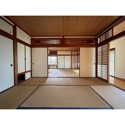 家族のくつろぎや来客時にも役立つ、使い勝手の良い和の空間。