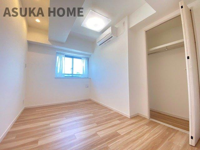 収納付きでお子様の成長に合わせた家具の配置がしやすいお部屋です。