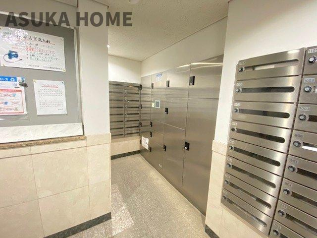 不在時にもあると大変便利な宅配ボックスを完備。
