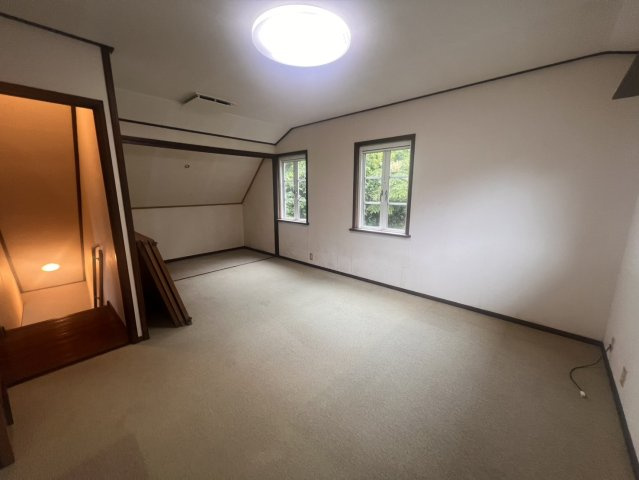 2F洋室カーペット