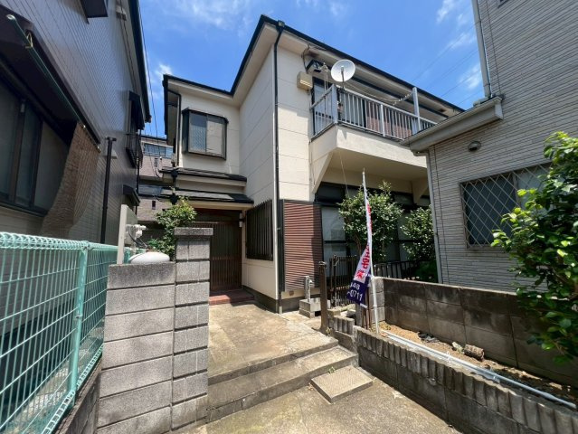 東武スカイツリーライン「草加」駅徒歩約12分！敷地約33坪・ご家族のライフスタイルに合わせた自由設計が可能です！前面道路は通り抜け可能なため、お車での出入りもスムーズです！お気軽にご相談ください！