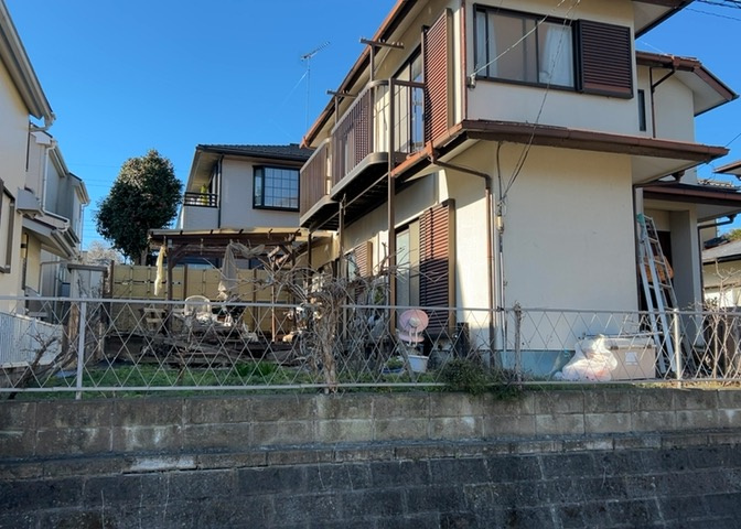 土地を買う際、住む地域の自治体や福祉の補助制度にも注目してみましょう。子供や老人の医療補助やゴミ出しのルールなど、自治体によってルールに大きな違いがあるため、暮らしやすい土地で判断するとよいでしょう。