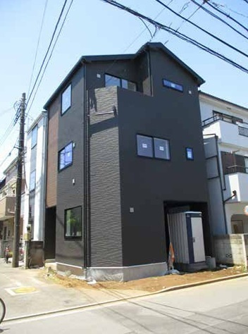 3階建て外観