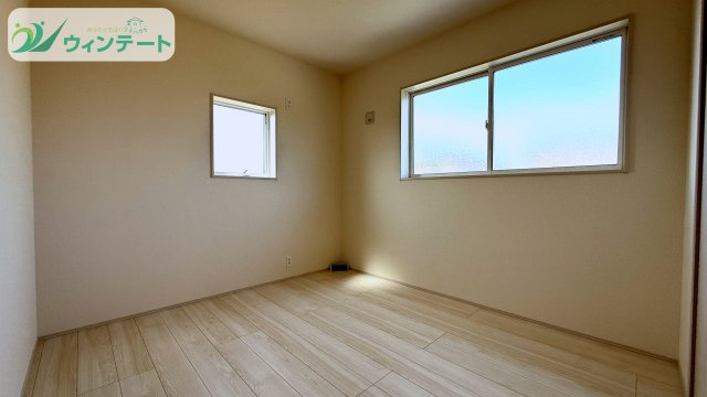 家具を配置しても広さにゆとりがあり、レイアウトしやすい洋室。インテリアを楽しみながら暮らせます。